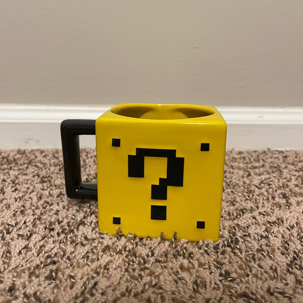 Think Geek Mario Mystery Power Up Box Ceramic Coffee Mug - Picture 3 of 7